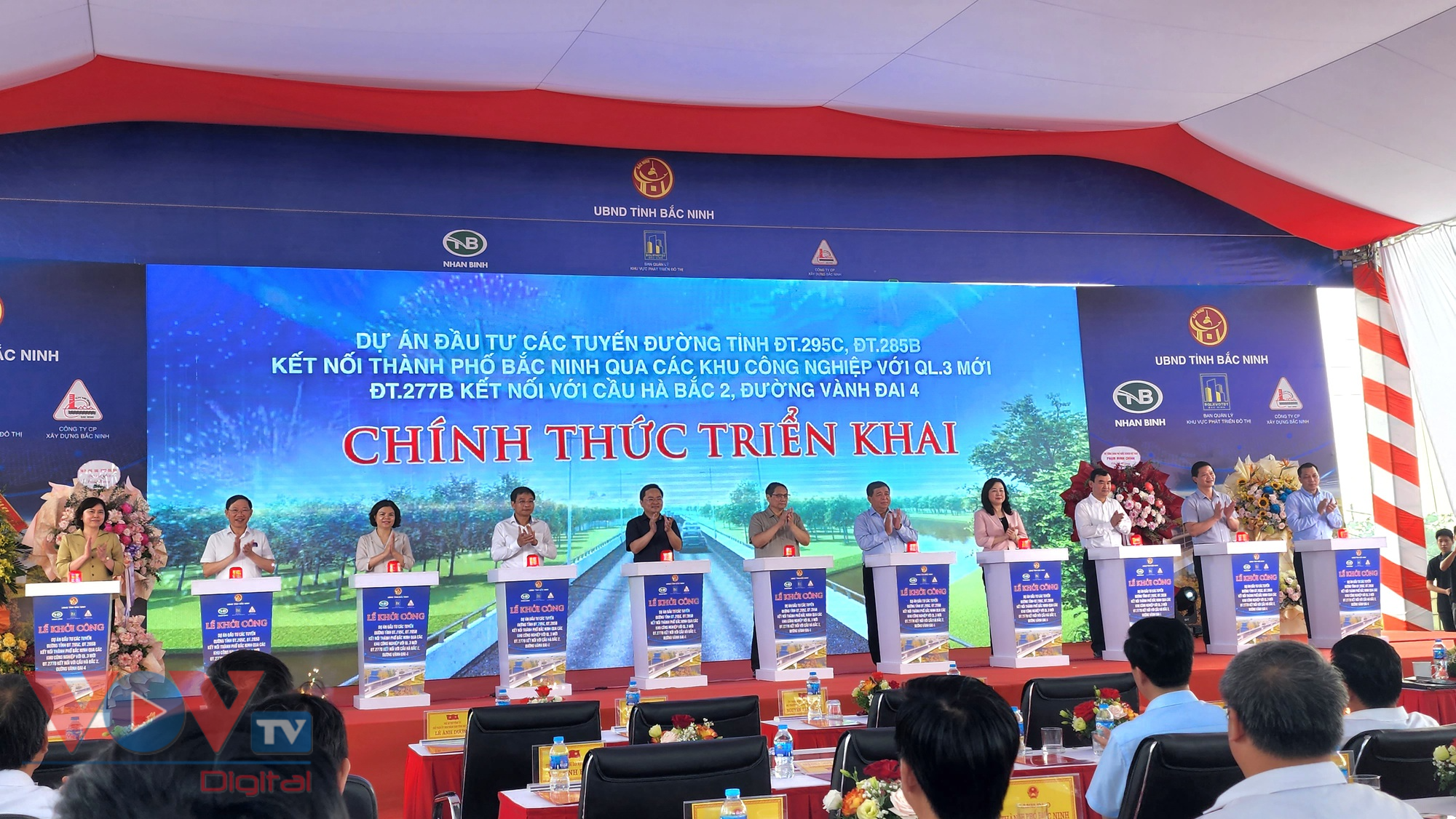 Thủ tướng Phạm Minh Chính dự lễ khởi công các dự án giao thông trọng điểm tỉnh Bắc Ninh - Ảnh 4.