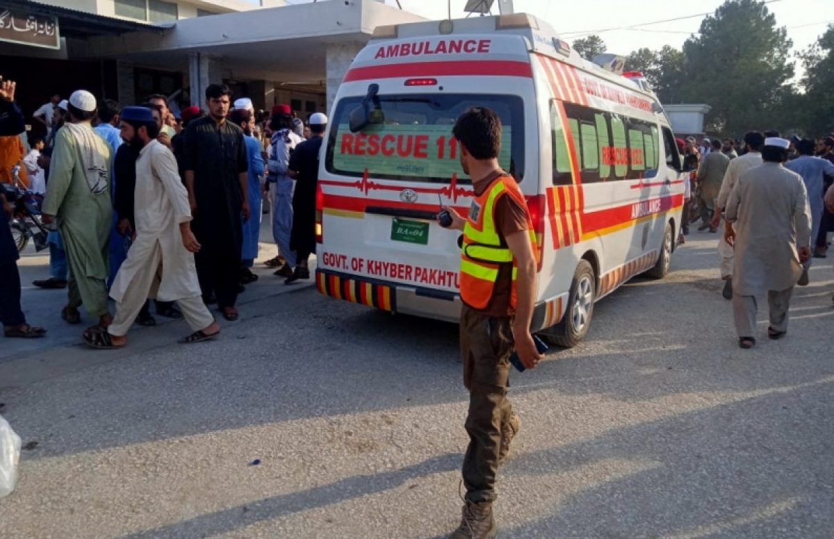 Hơn 200 người thương vong trong vụ đánh bom tự sát tại Pakistan - Ảnh 1.