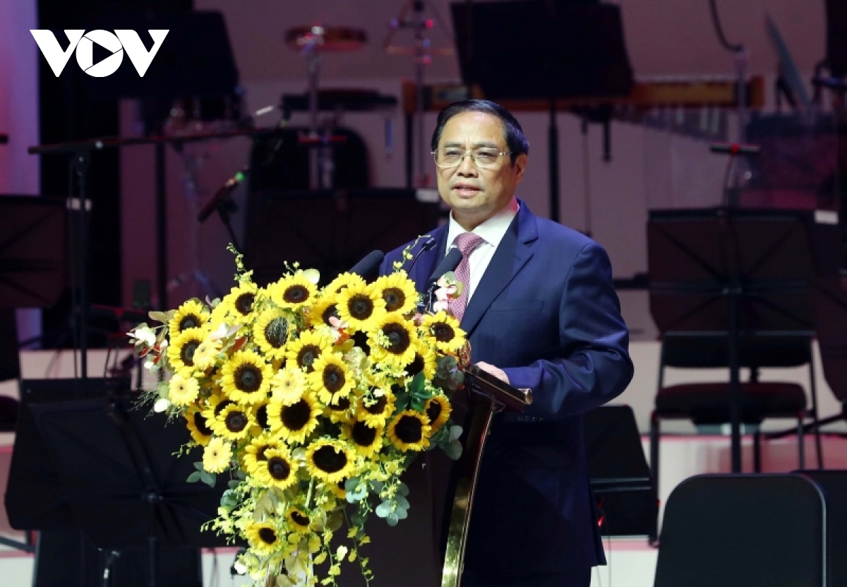 Thủ tướng: Nhà hát Hồ Gươm góp phần tô thắm thêm biểu tượng của TP Hà Nội - Ảnh 2.