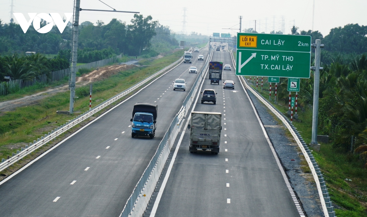 Nghịch lý cao tốc vừa thông xe chỉ giới hạn 80 km/h, QL1 cũ cho chạy 90 km/h - Ảnh 5.