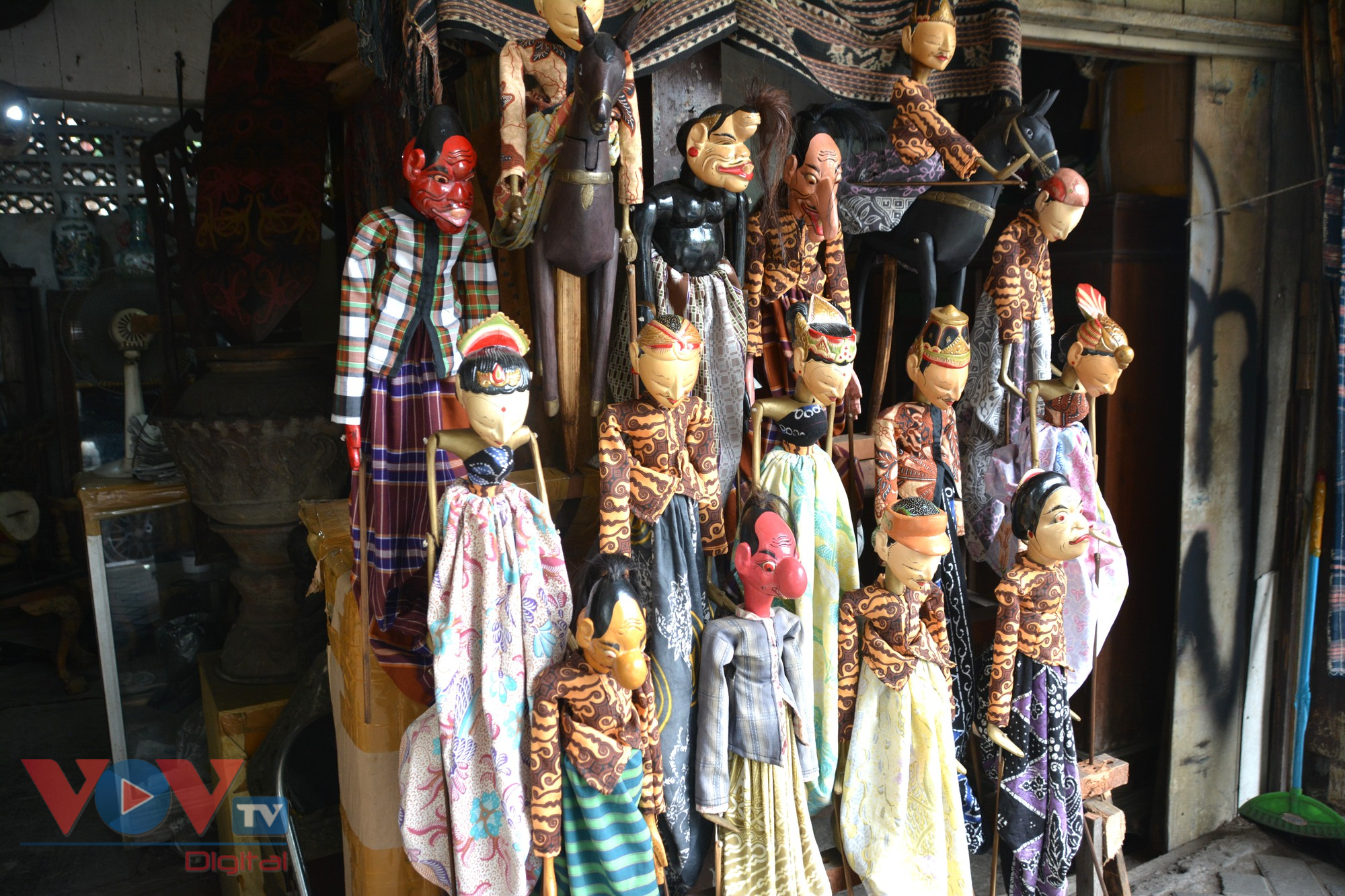 Khám phá khu chợ đồ cổ ở Jakarta - Ảnh 3.
