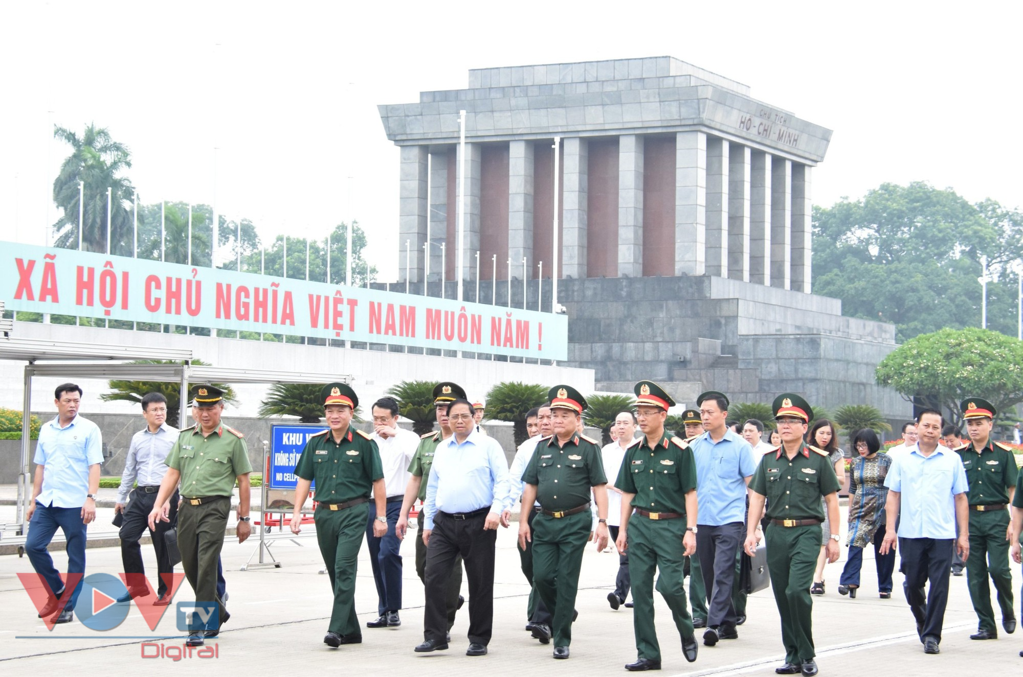 Thủ tướng kiểm tra công tác tu bổ định kỳ công trình Lăng Chủ tịch Hồ Chí Minh - Ảnh 1.
