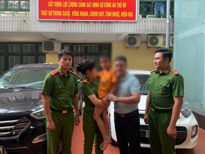Bé trai bị bắt cóc ở Long Biên kể giây phút đối mặt nghi phạm - Ảnh 1.