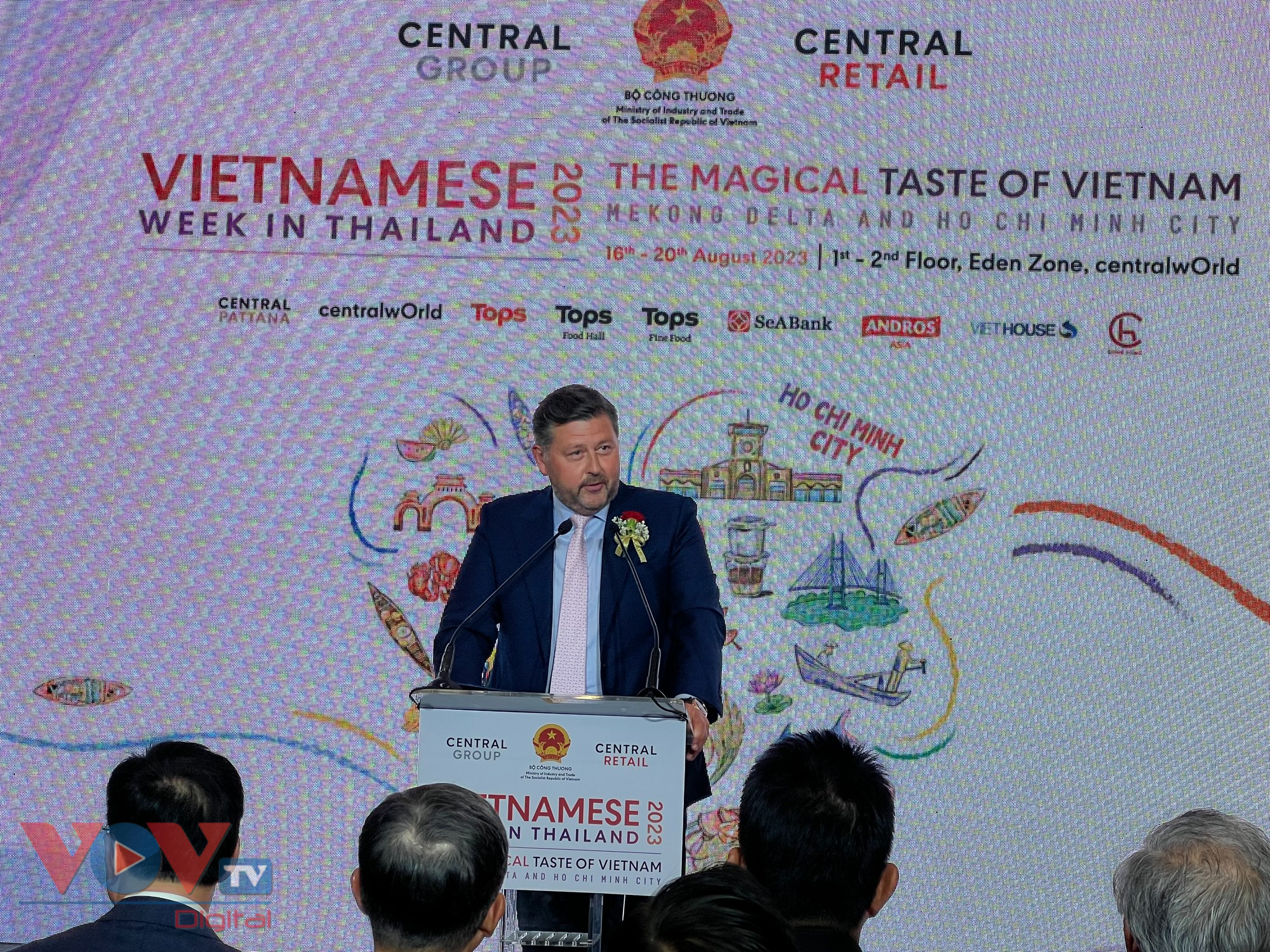 Tổng Giám đốc Tập đoàn Central Retail tại Việt Olivier Langlet phát biểu khai trương Tuần hàng.jpg