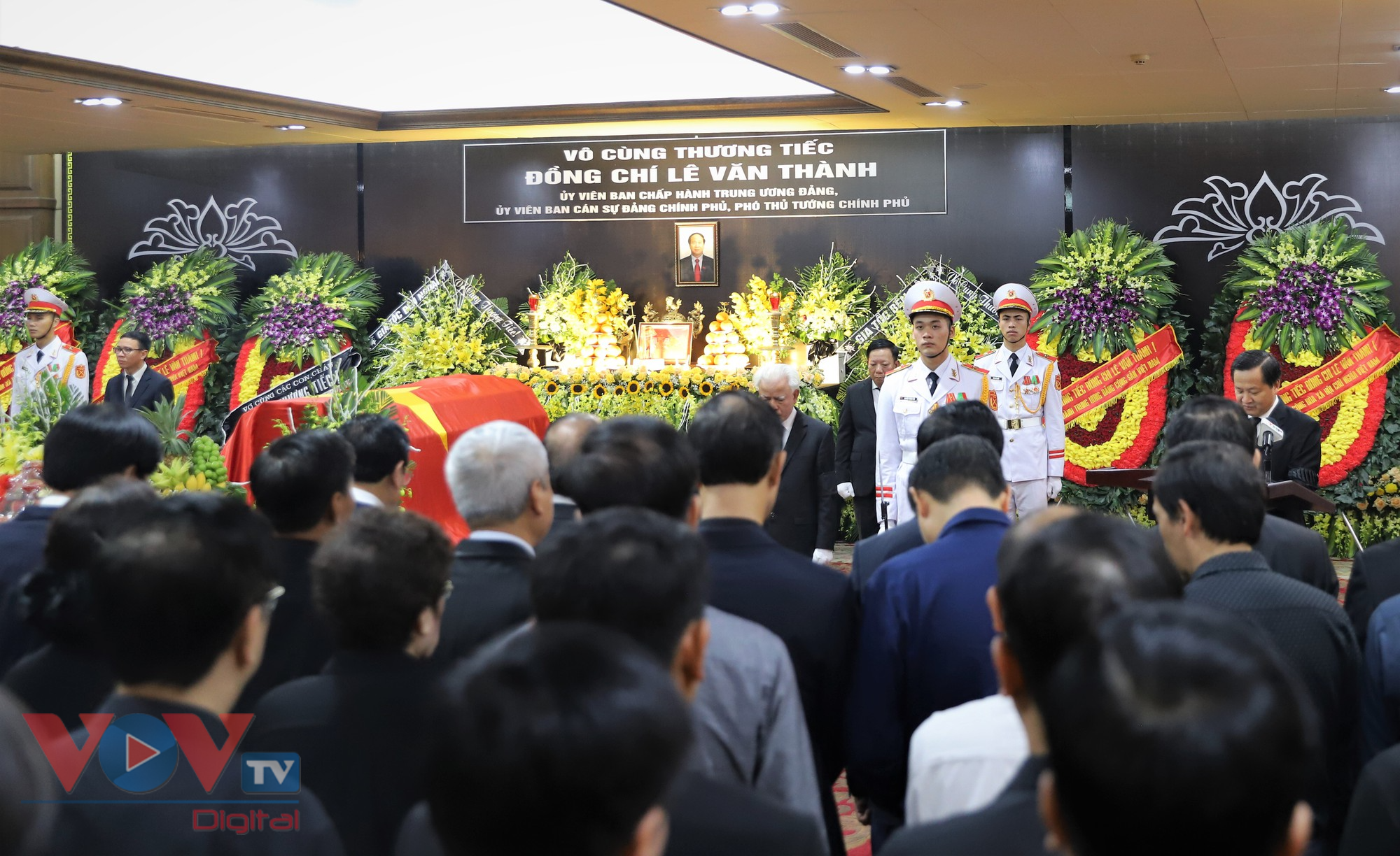 Lễ truy điệu và tiễn đưa Phó Thủ tướng Lê Văn Thành - Ảnh 3.