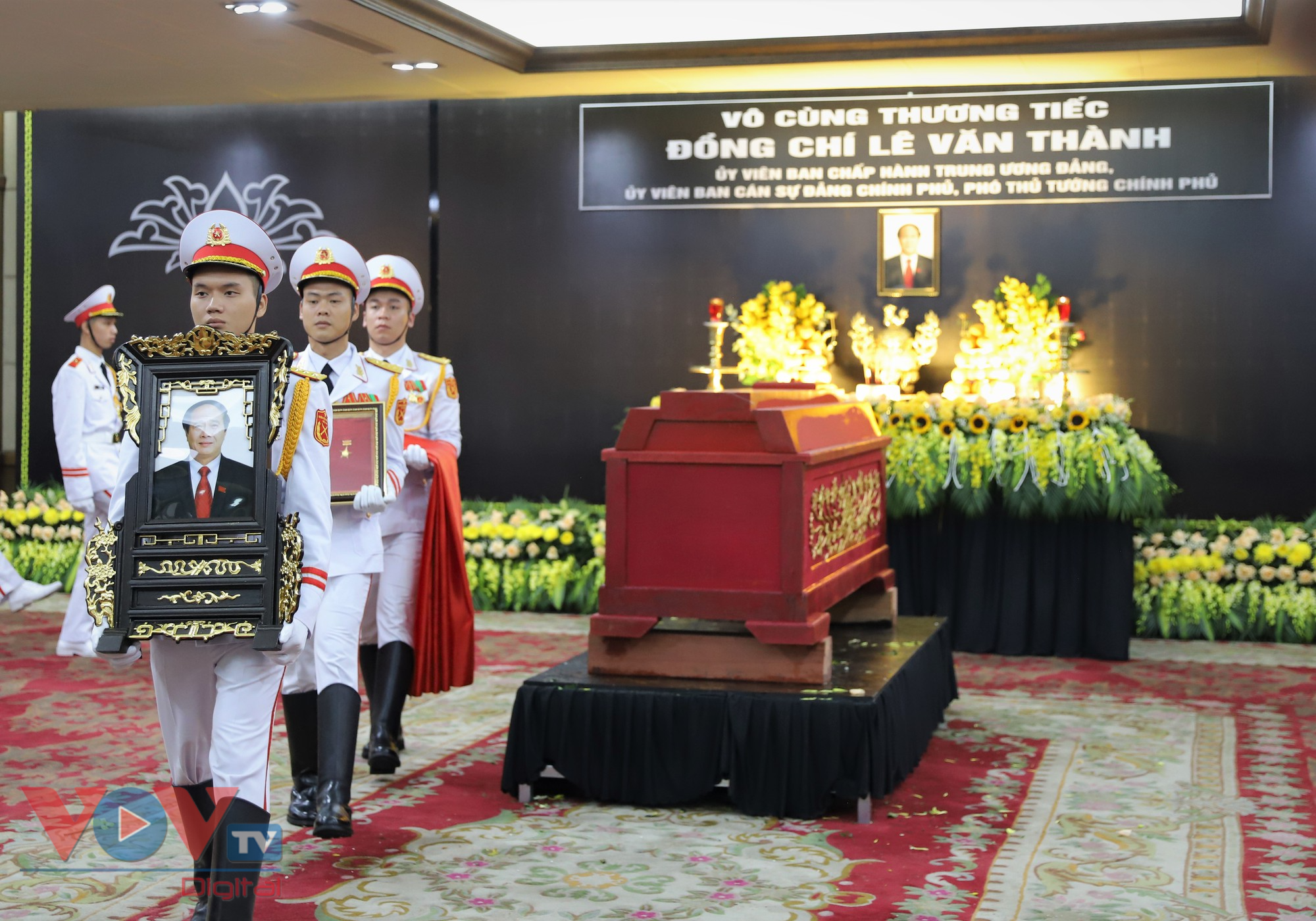 Lễ truy điệu và tiễn đưa Phó Thủ tướng Lê Văn Thành - Ảnh 6.