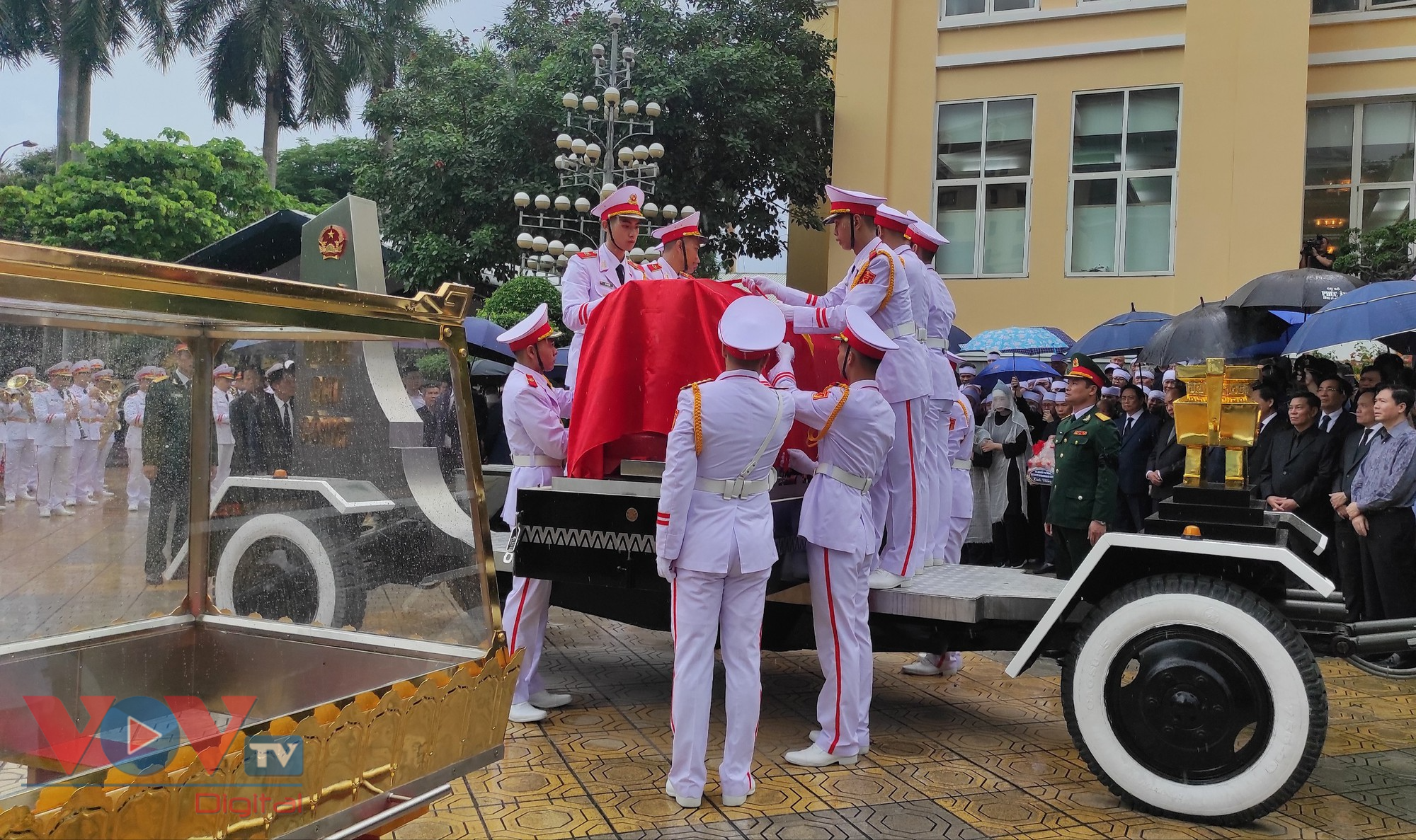 Lễ truy điệu và tiễn đưa Phó Thủ tướng Lê Văn Thành - Ảnh 8.