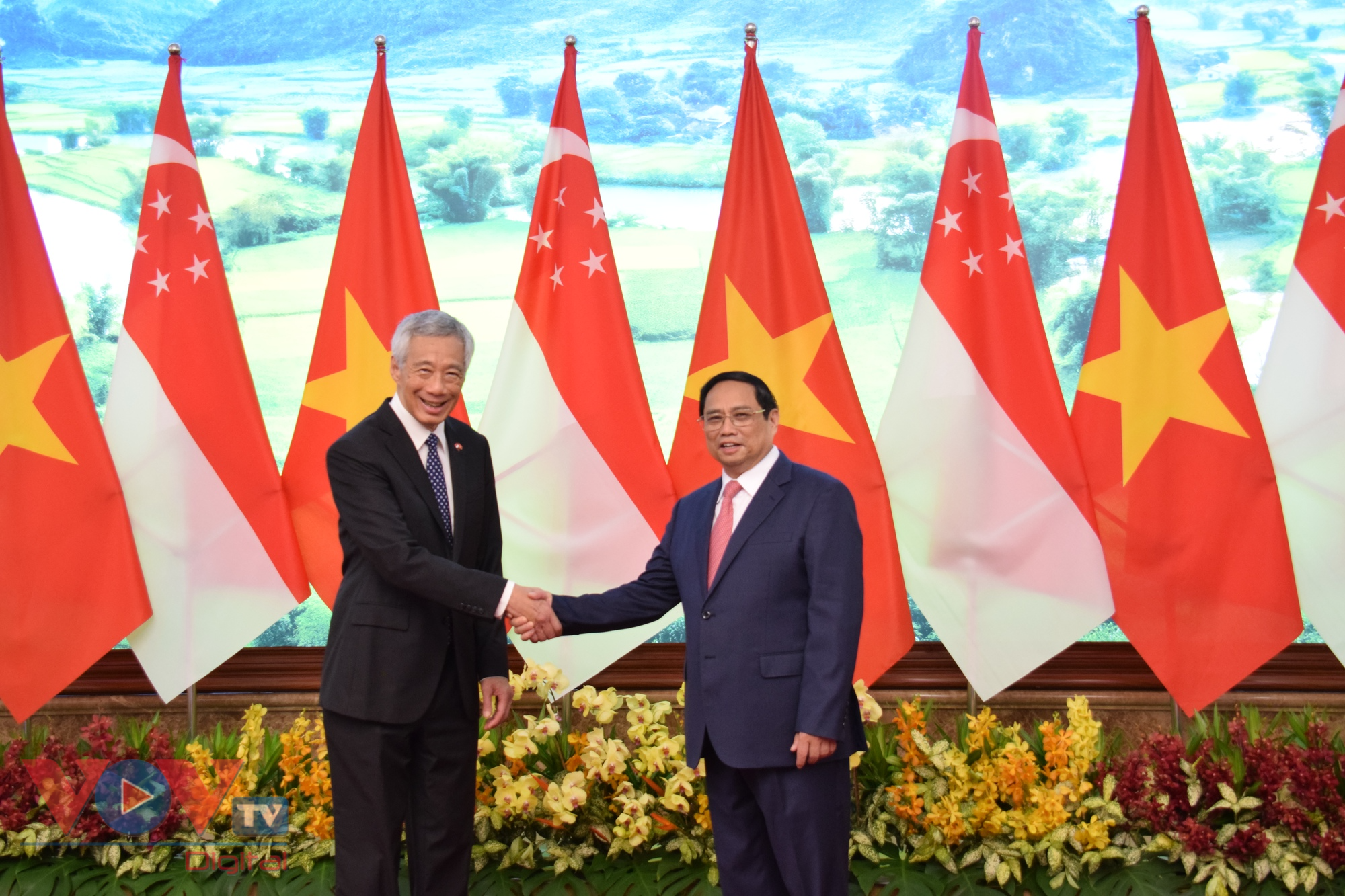 Thủ tướng Phạm Minh Chính chủ trì lễ đón và hội đàm với Thủ tướng Thủ tướng Singapore Lý Hiển Long - Ảnh 6.