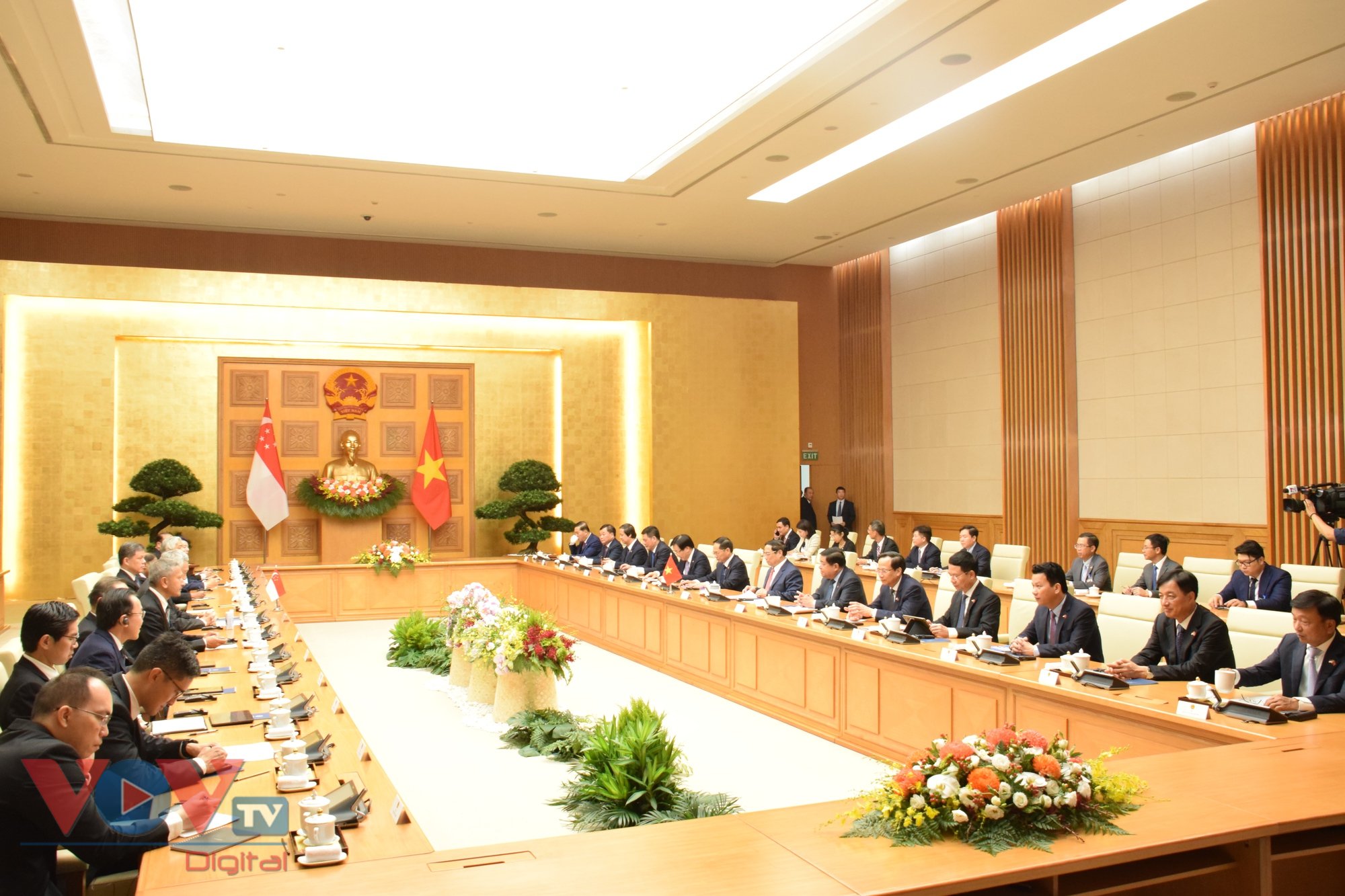 Thủ tướng Phạm Minh Chính chủ trì lễ đón và hội đàm với Thủ tướng Thủ tướng Singapore Lý Hiển Long - Ảnh 8.