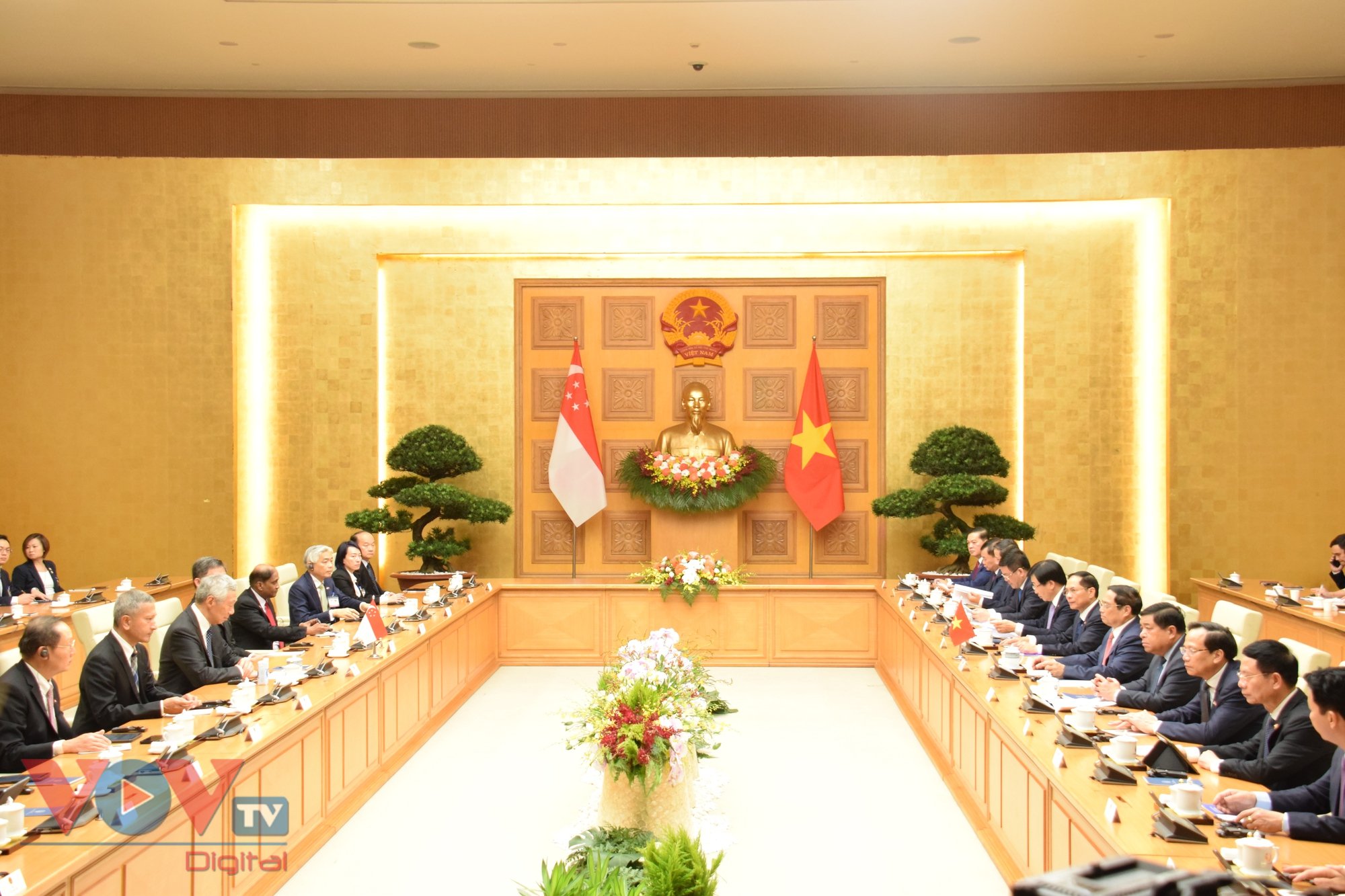 Thủ tướng Phạm Minh Chính chủ trì lễ đón và hội đàm với Thủ tướng Thủ tướng Singapore Lý Hiển Long - Ảnh 15.