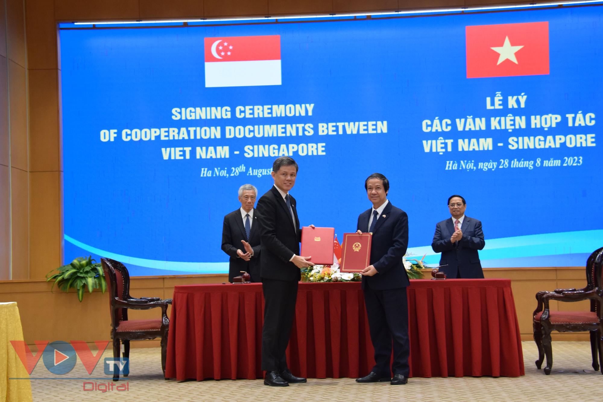 Thủ tướng Phạm Minh Chính chủ trì lễ đón và hội đàm với Thủ tướng Thủ tướng Singapore Lý Hiển Long - Ảnh 17.