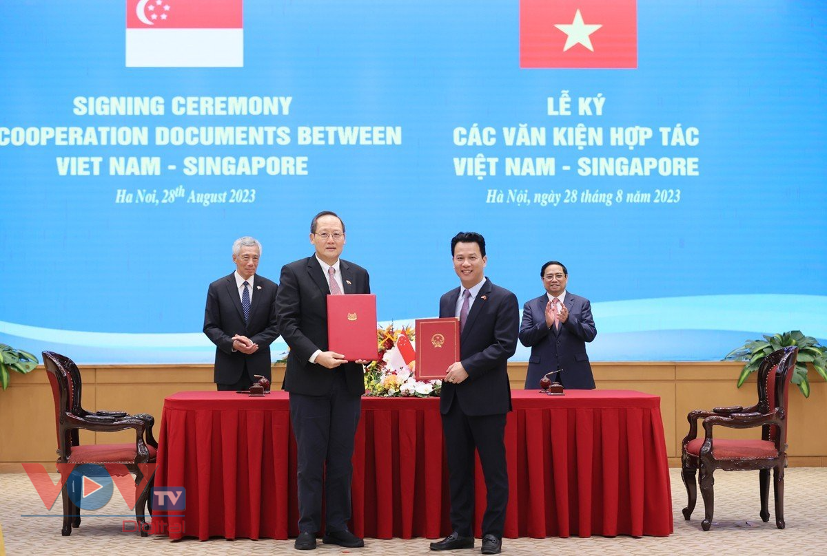 Thủ tướng Phạm Minh Chính chủ trì lễ đón và hội đàm với Thủ tướng Thủ tướng Singapore Lý Hiển Long - Ảnh 18.