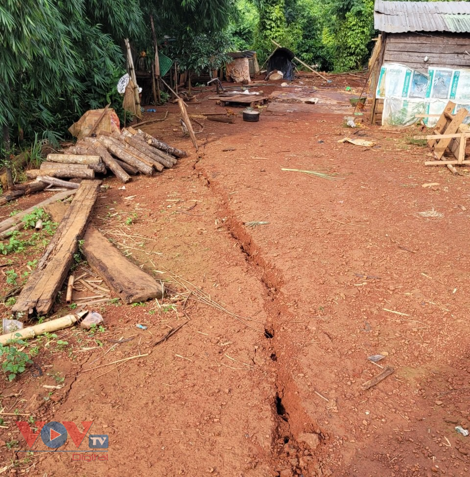 Đắk Nông: Nguy cơ vỡ hồ thuỷ lợi, di dời khẩn cấp 34 hộ dân - Ảnh 4.