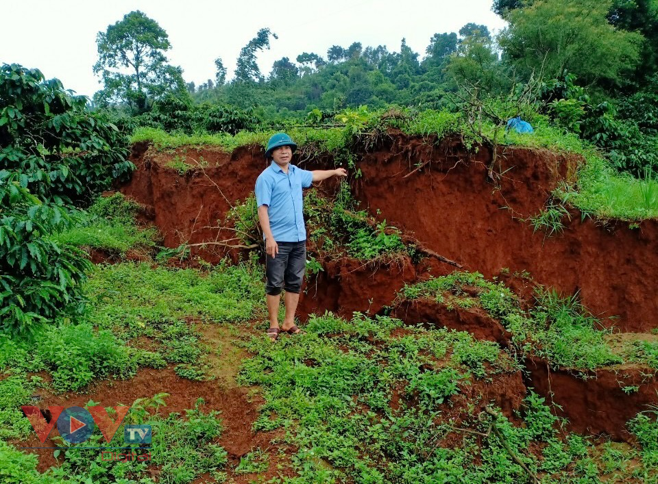 Chùm ảnh: Sụt lún, sạt lở khắp nơi do mưa lớn ở Đắk Nông - Ảnh 6.