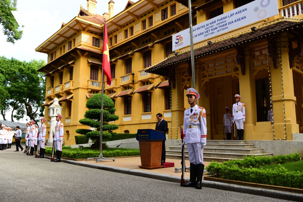 Toàn cảnh lễ thượng cờ kỷ niệm 56 năm ngày thành lập ASEAN - Ảnh 6.