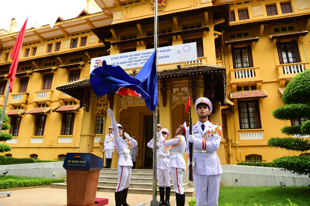 Toàn cảnh lễ thượng cờ kỷ niệm 56 năm ngày thành lập ASEAN - Ảnh 8.