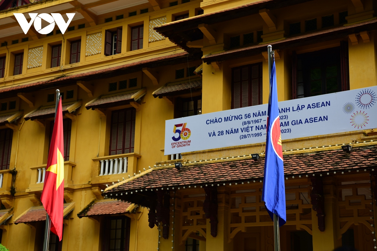 Toàn cảnh lễ thượng cờ kỷ niệm 56 năm ngày thành lập ASEAN - Ảnh 13.