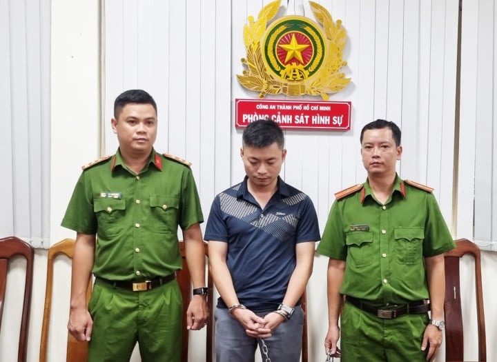 Bắt kẻ nhận 100.000 USD 'chạy án' cho nguyên Cục trưởng Cục Đăng kiểm Việt Nam - Ảnh 2.