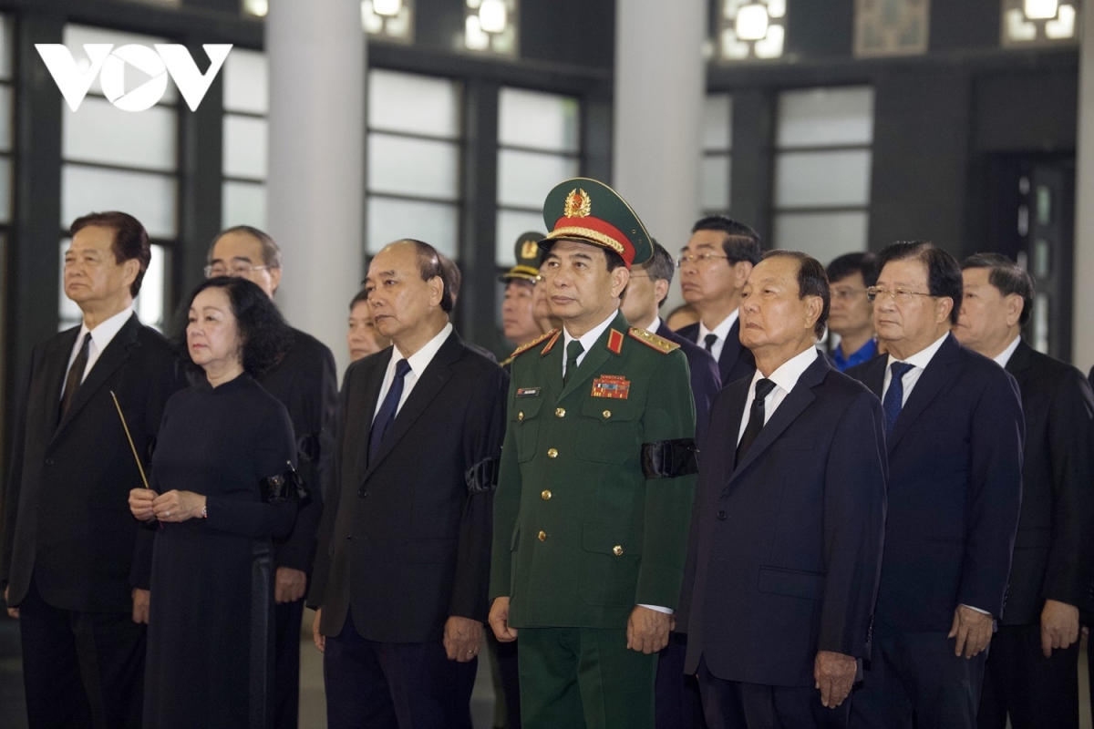 Lãnh đạo Đảng, Nhà nước viếng Thượng tướng Nguyễn Chí Vịnh - Ảnh 3.