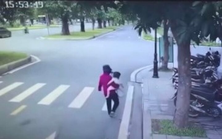 Khởi tố nữ giúp việc bắt cóc, sát hại bé gái 2 tuổi ở Hà Nội - Ảnh 1.
