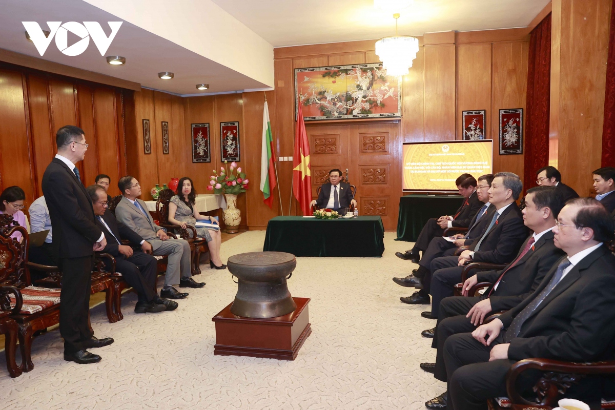 Chủ tịch Quốc hội gặp mặt một số Đại sứ Việt Nam tại các nước châu Âu - Ảnh 1.