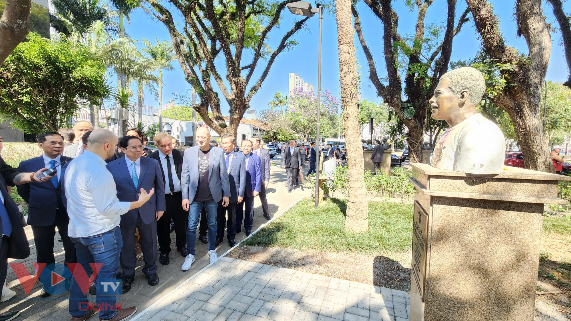 Thủ tướng Phạm Minh Chính thăm Câu lạc bộ bóng đá hàng đầu Brazil - Ảnh 3.