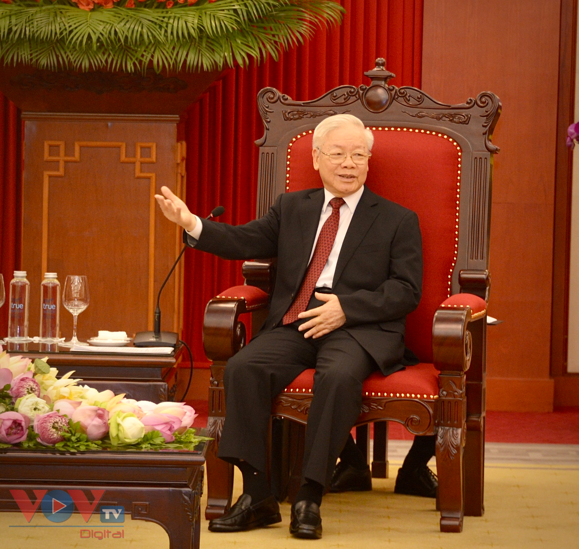 Tổng Bí thư Nguyễn Phú Trọng tiếp Trưởng Ban liên lạc đối ngoại TƯ ĐCS Trung Quốc - Ảnh 4.