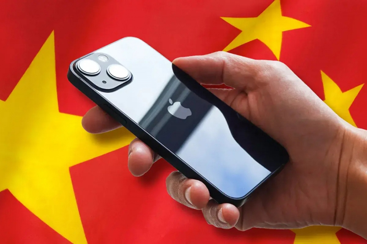 Chính phủ Trung Quốc cấm nhân viên sử dụng iPhone - Ảnh 1.