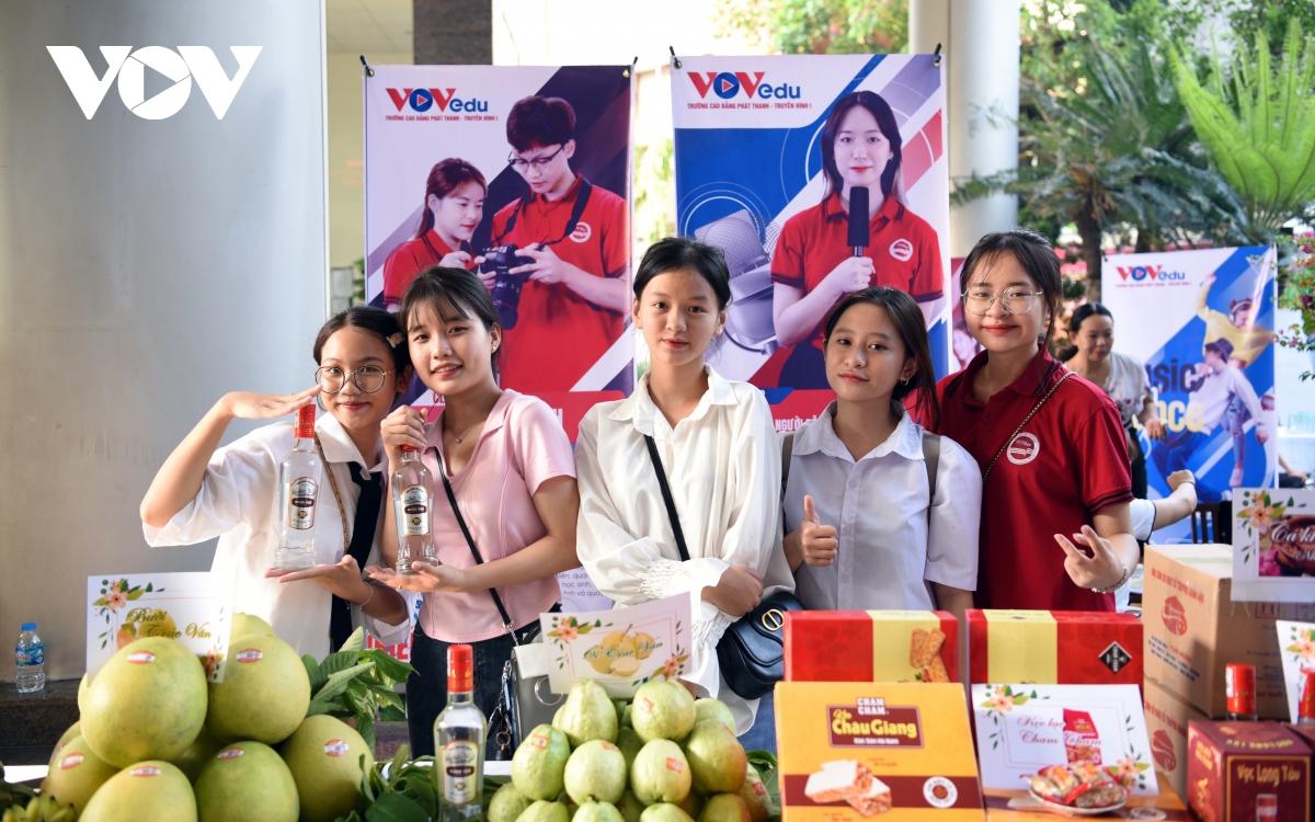 Tưng bừng Hội chợ kỷ niệm 78 năm thành lập Đài Tiếng nói Việt Nam - Ảnh 19.