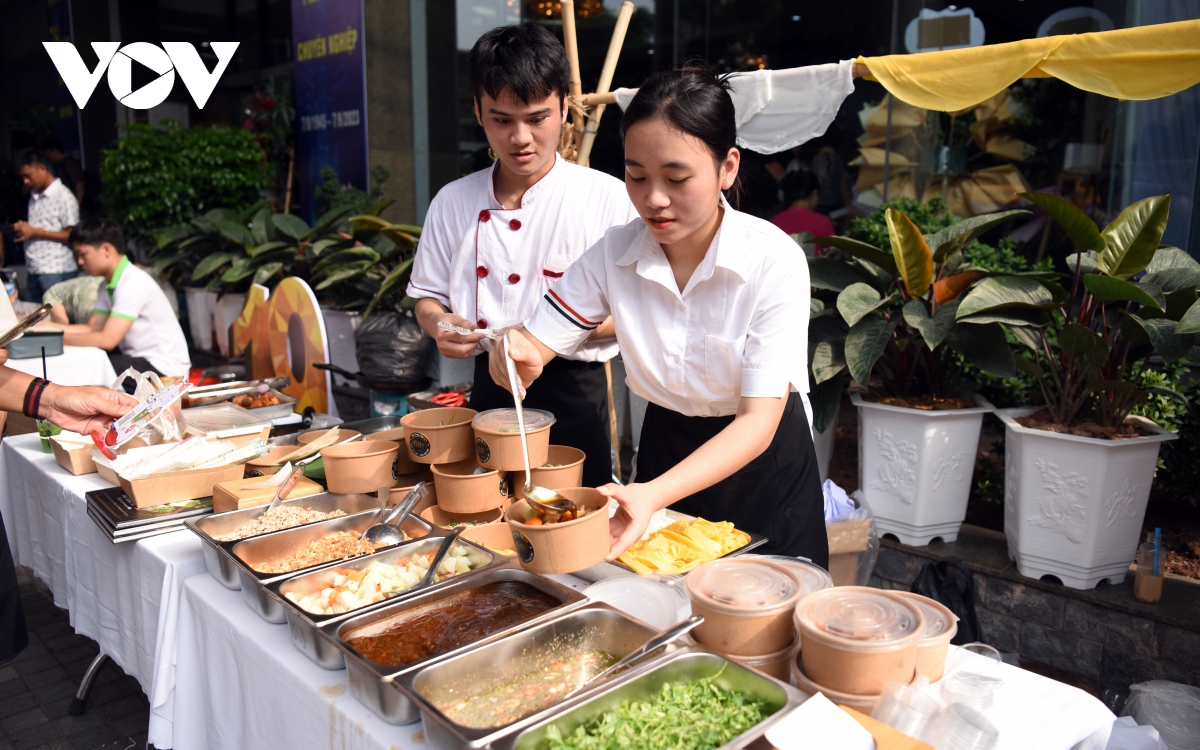 Tưng bừng Hội chợ kỷ niệm 78 năm thành lập Đài Tiếng nói Việt Nam - Ảnh 3.