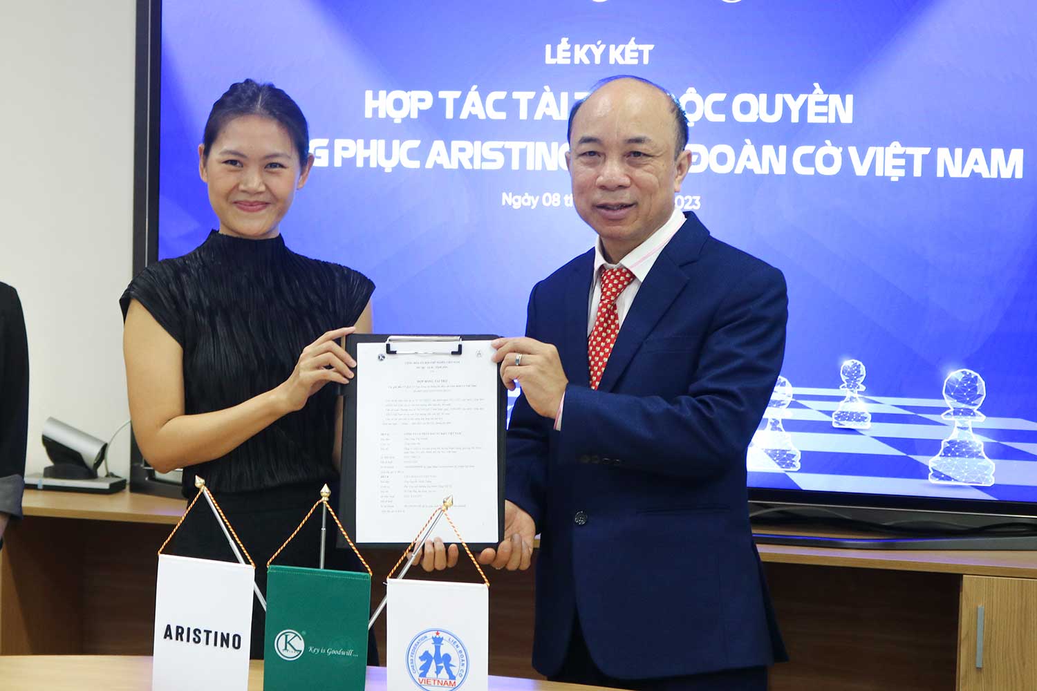 Lễ ký kết hợp tác tài trợ độc quyền Trang phục Aristino với Liên đoàn Cờ Việt Nam - Ảnh 3.