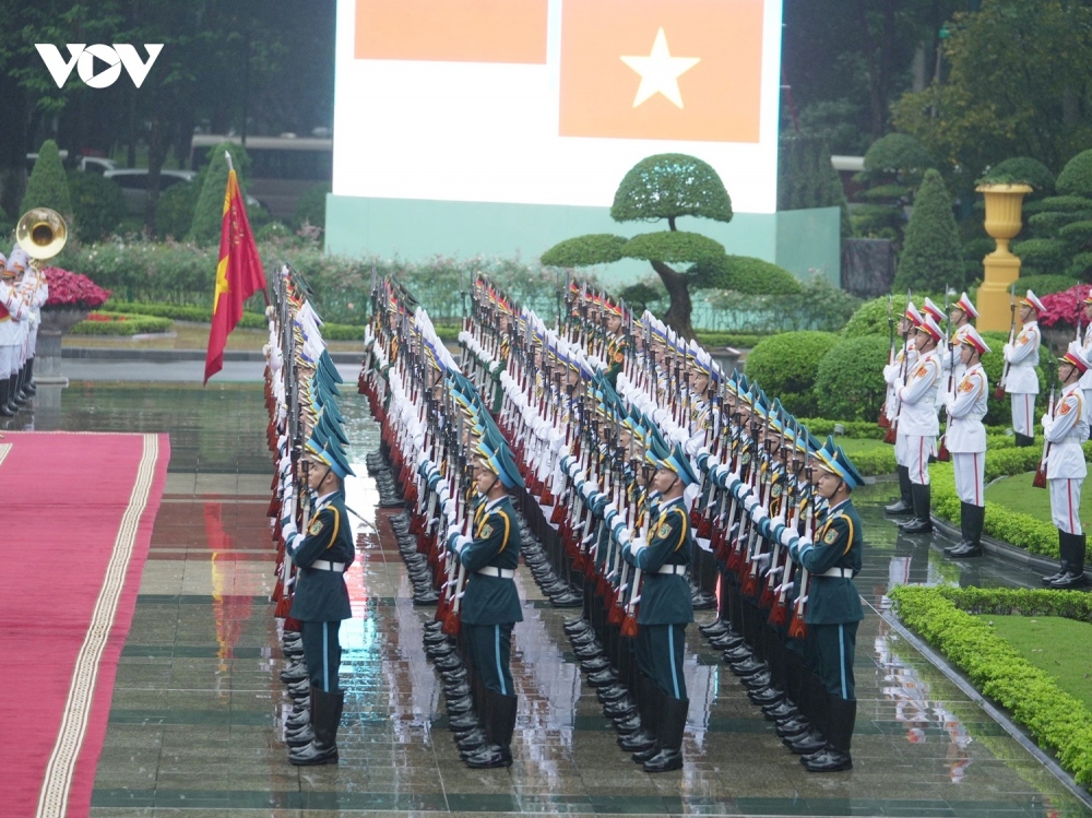 Toàn cảnh lễ đón Tổng thống Indonesia thăm cấp Nhà nước tới Việt Nam- Ảnh 4.