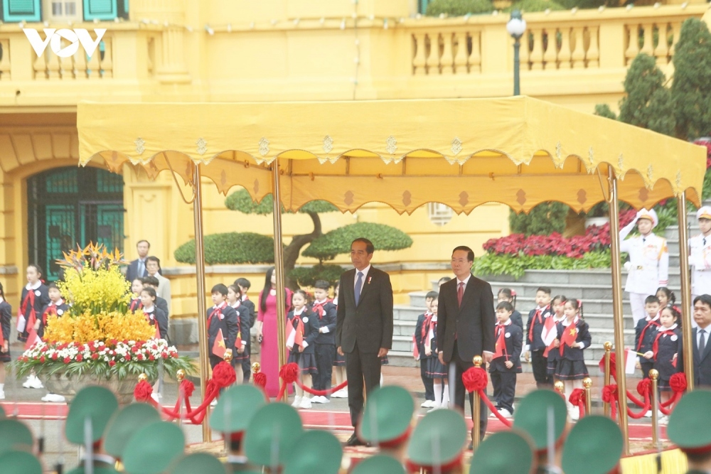 Toàn cảnh lễ đón Tổng thống Indonesia thăm cấp Nhà nước tới Việt Nam- Ảnh 1.