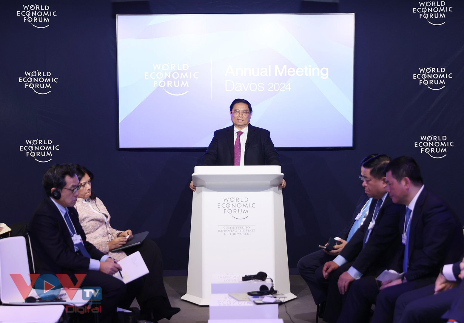 Thủ tướng tham dự và phát biểu tại Đối thoại chiến lược quốc gia Việt Nam và Diễn đàn Kinh tế Thế giới (WEF)- Ảnh 3.