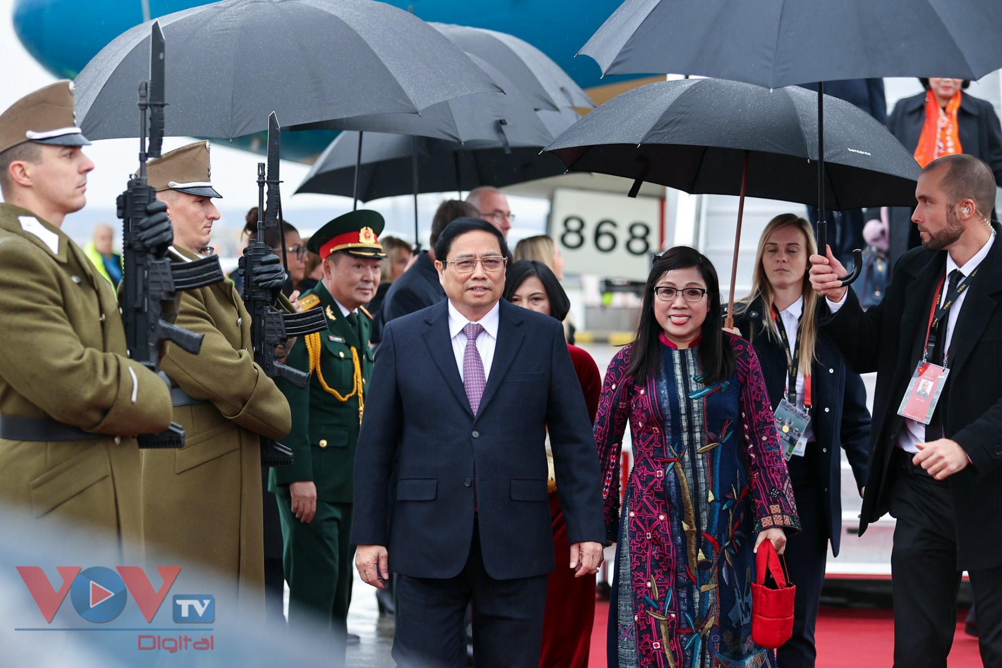 Thủ tướng Phạm Minh Chính bắt đầu thăm chính thức Hungary- Ảnh 6.