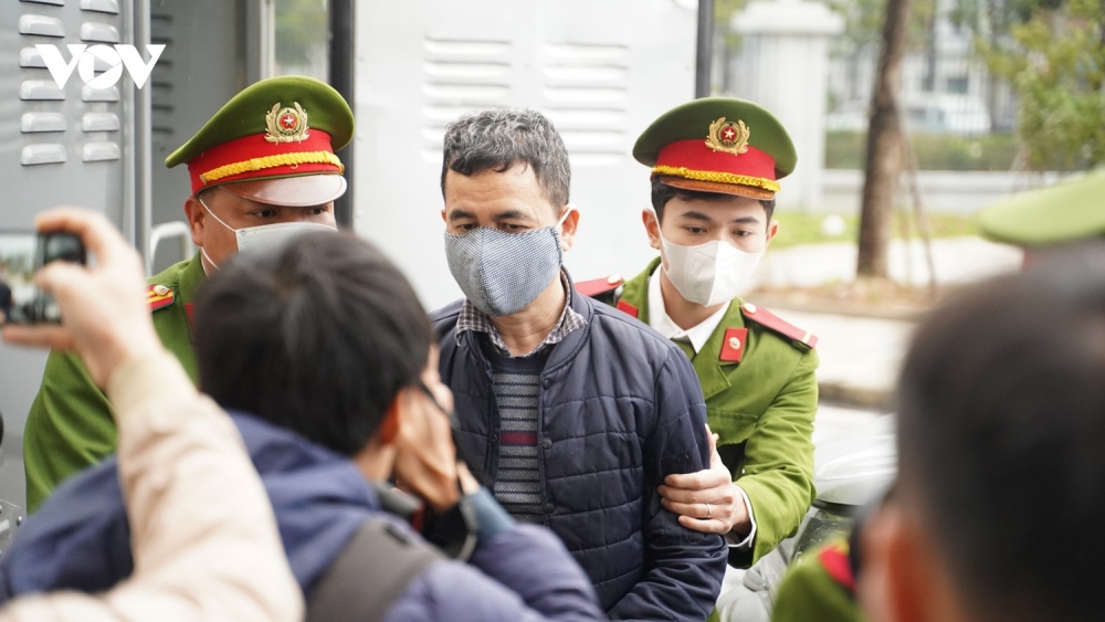 Dẫn giải ông Nguyễn Thanh Long, Chu Ngọc Anh ra tòa vụ Việt Á- Ảnh 6.