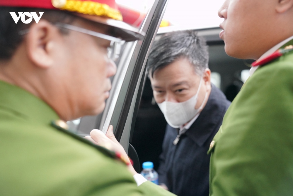 Dẫn giải ông Nguyễn Thanh Long, Chu Ngọc Anh ra tòa vụ Việt Á- Ảnh 7.