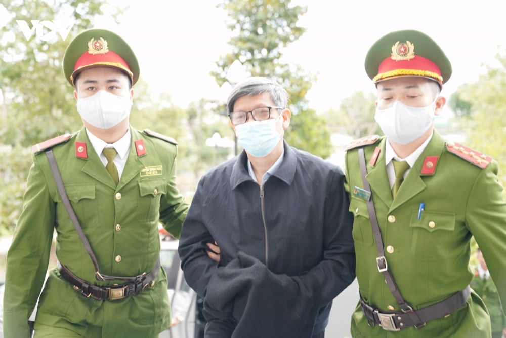 Dẫn giải ông Nguyễn Thanh Long, Chu Ngọc Anh ra tòa vụ Việt Á- Ảnh 3.