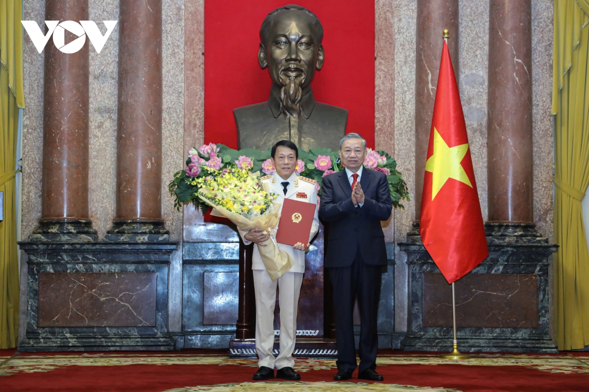 Bộ trưởng Lương Tam Quang và Tổng tham mưu trưởng Nguyễn Tân Cương được thăng quân hàm Đại tướng- Ảnh 1.