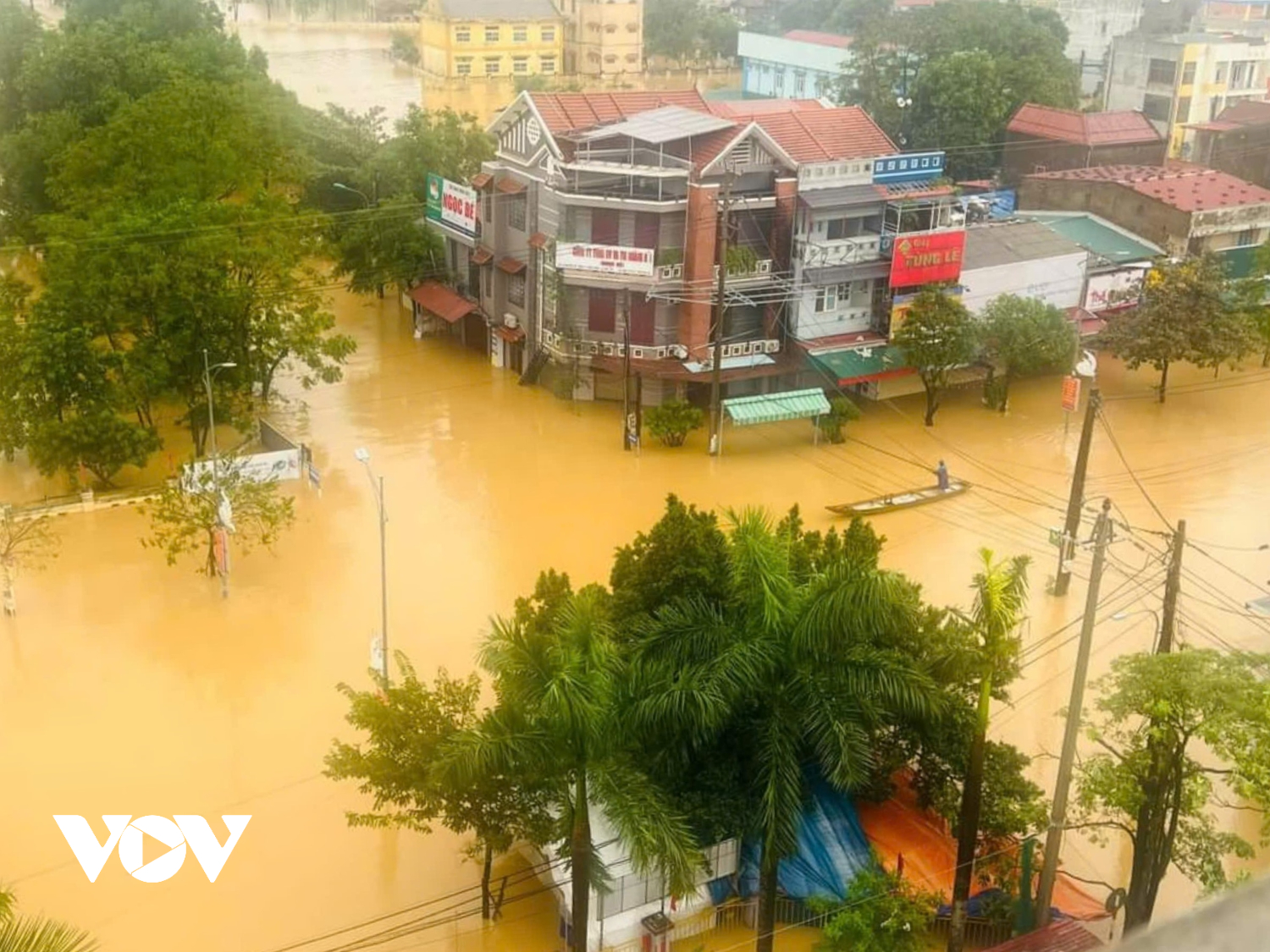 Mưa lũ tại Quảng Bình làm ngập 15.000 nhà dân- Ảnh 3.