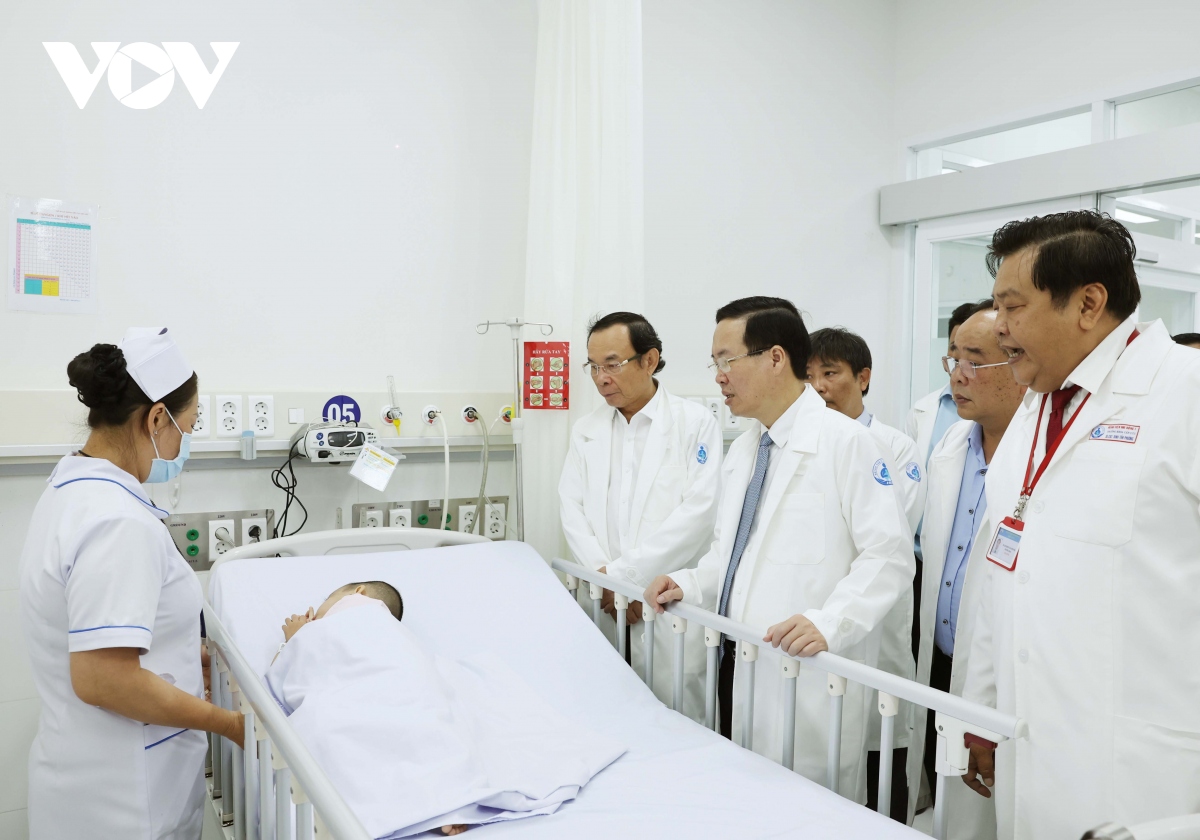 Chủ tịch nước Võ Văn Thưởng thăm Bệnh viện Nhi Đồng 1 TP. HCM- Ảnh 2.