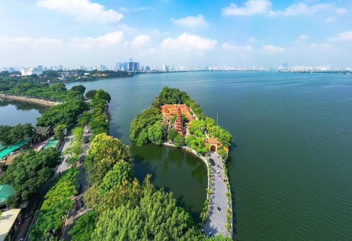Hà Nội cho phép kinh doanh sân tập golf trên mặt nước Hồ Tây- Ảnh 1.