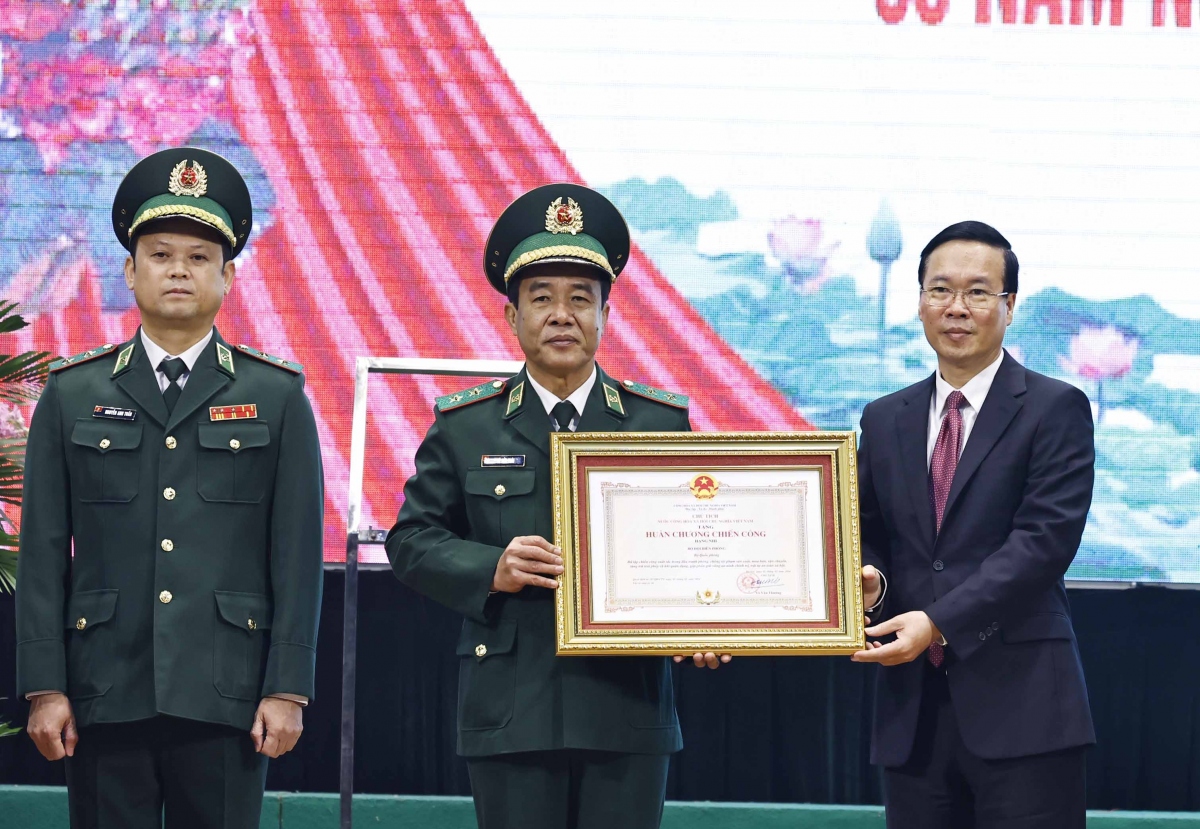 Chủ tịch nước trao Huân chương Chiến công hạng Nhì tặng Bộ đội Biên phòng- Ảnh 5.