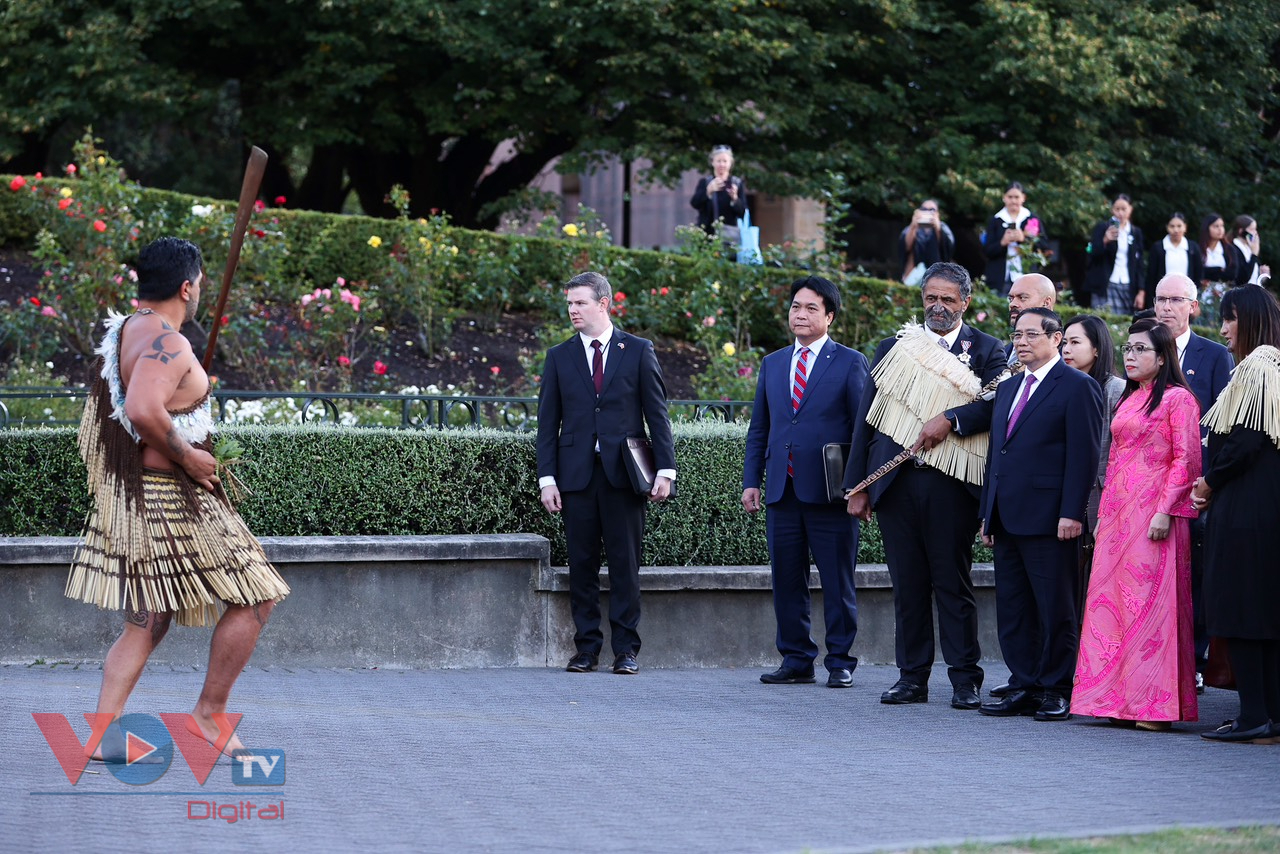 Thủ tướng Christopher Luxon chủ trì lễ đón Thủ tướng Phạm Minh Chính thăm chính thức New Zealand- Ảnh 2.