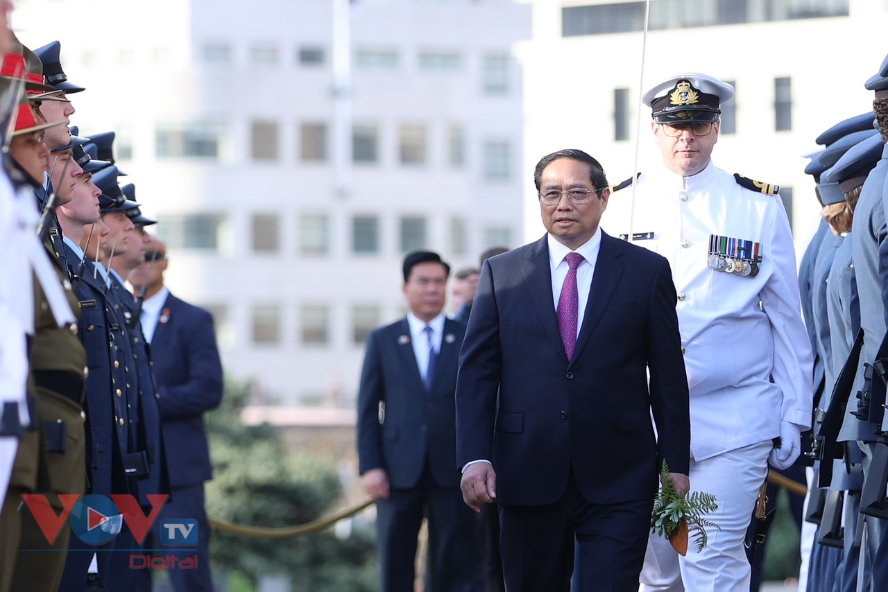 Thủ tướng Christopher Luxon chủ trì lễ đón Thủ tướng Phạm Minh Chính thăm chính thức New Zealand- Ảnh 7.