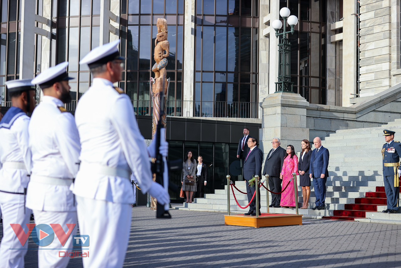 Thủ tướng Christopher Luxon chủ trì lễ đón Thủ tướng Phạm Minh Chính thăm chính thức New Zealand- Ảnh 8.