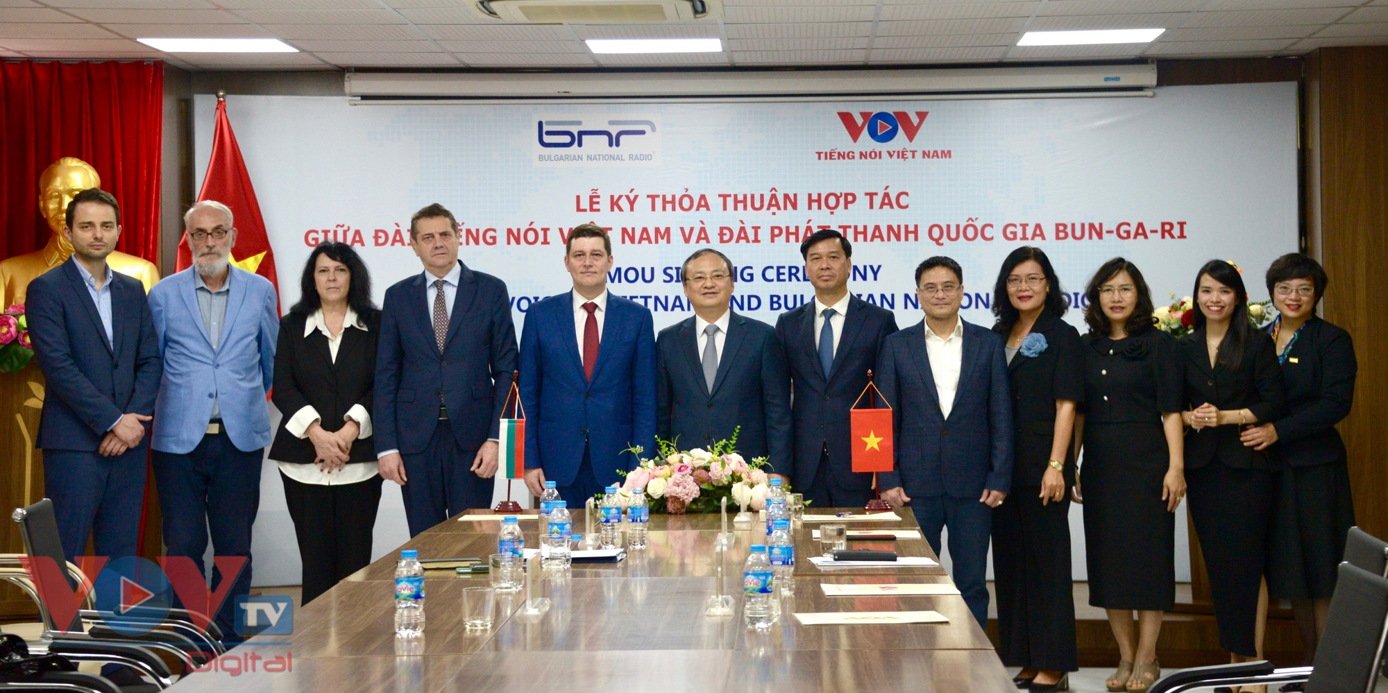 Tổng Giám đốc VOV Đỗ Tiến Sỹ dự lễ ký kết thỏa thuận hợp tác với Đài Phát thanh Quốc gia Bulgaria- Ảnh 8.