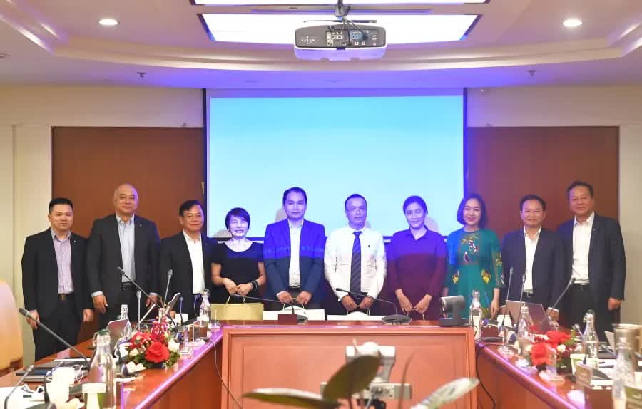 Hội thảo “Xu hướng tín dụng xanh và định hướng cho hoạt động kinh doanh của Vietcombank”- Ảnh 3.