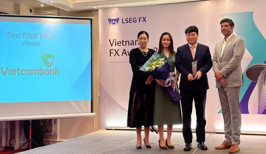 Vietcombank nhận danh hiệu Best FXall Taker tại lễ trao giải thưởng LSEG Vietnam FX Awards năm 2024- Ảnh 1.