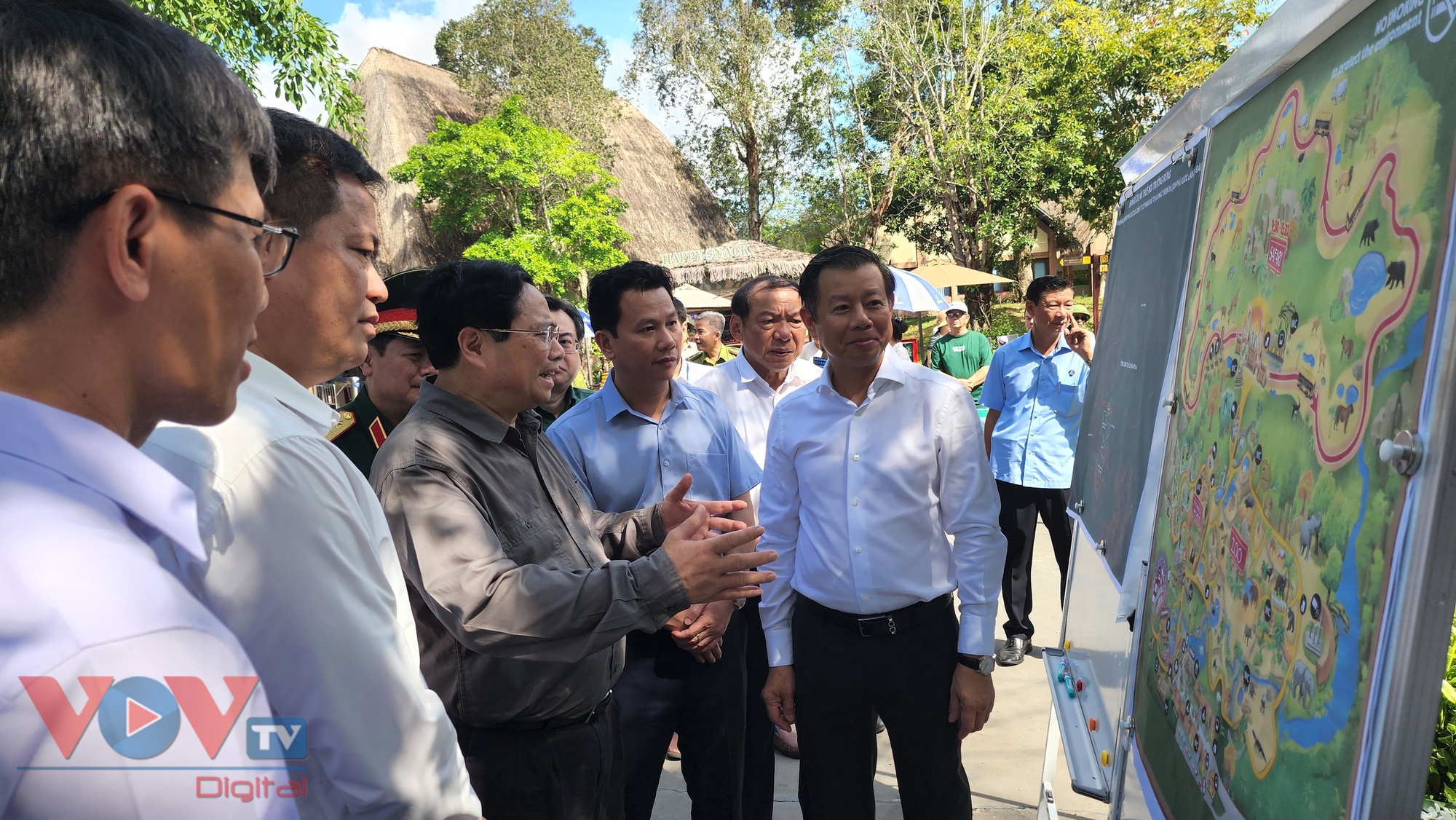 Thủ tướng Phạm Minh Chính kiểm tra các dự án trọng điểm tại Phú Quốc- Ảnh 5.